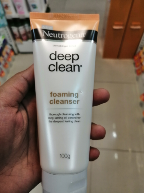 pencuci muka neutrogena